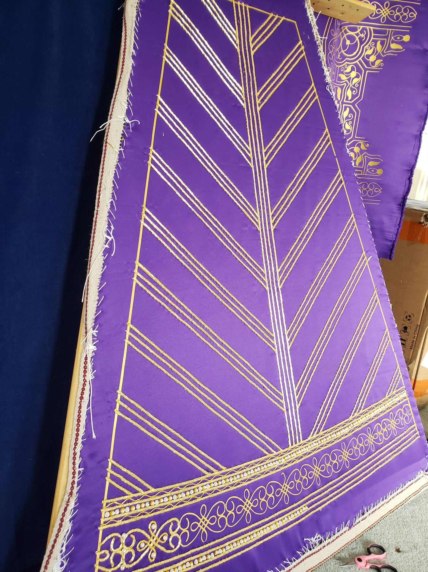 Elizabethan Chevron panel over Marian knotwork