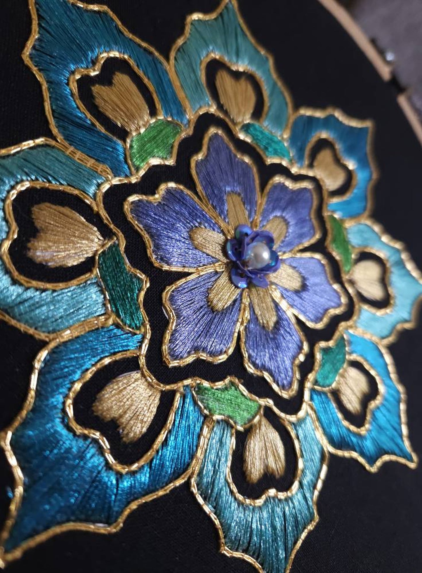 "Damia” Polychrome Silver &amp; Gold Leaf Embroidery Kit