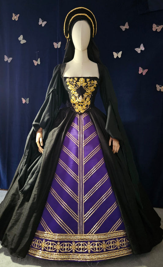 Elizabethan Chevron panel over Marian knotwork