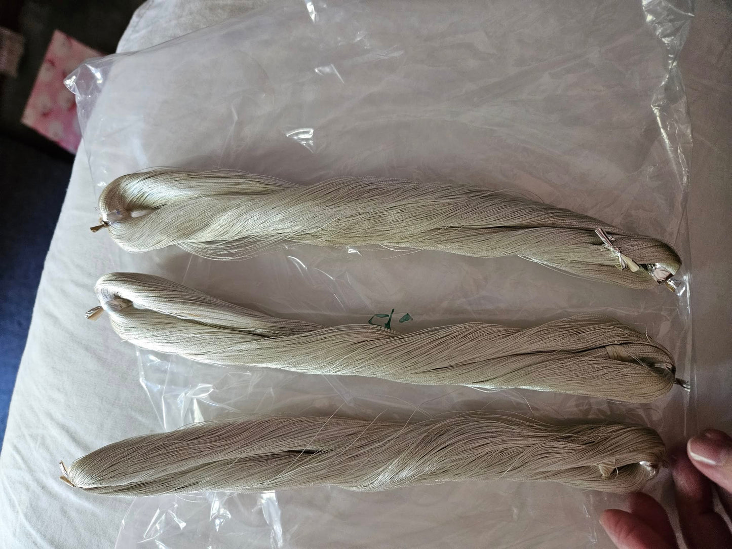 Silver plated, non tarnishing smooth passing thread 3000 yard hanks